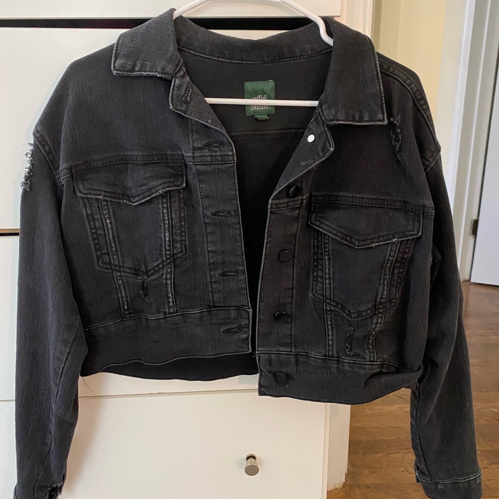 Cropped Black denim jacket